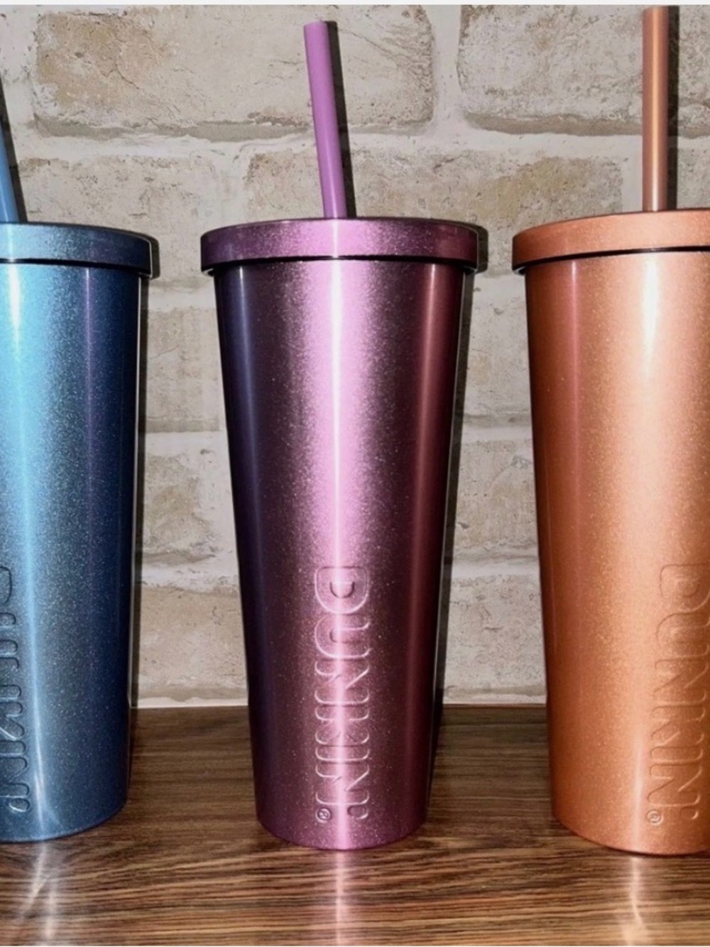NWT Metallic Glitter Dunkin Tumbler Set with Straws